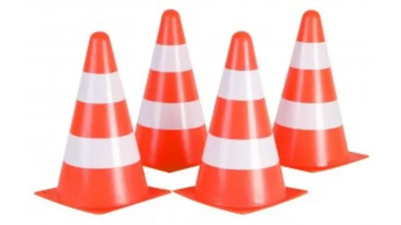 Hudora 4-Piece Training Pylon Set – Durable Cone Markers For Drills 1