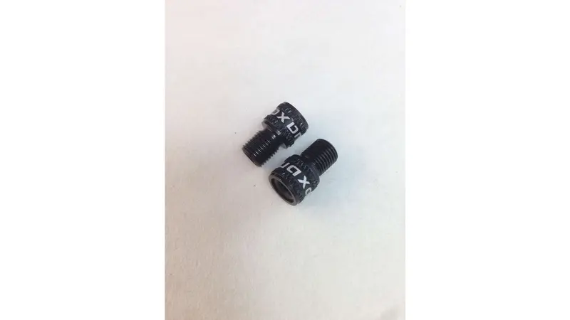 Quaxar Universal Valve Adapter For Presta/Schrader Conversion 1