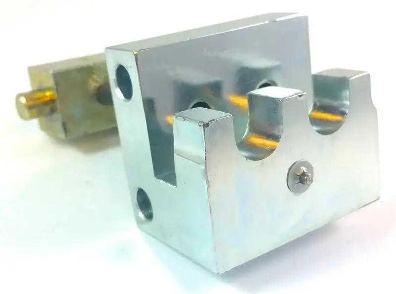 Breakenator Stationary Chain Breaker — #35 Die Set Included 1